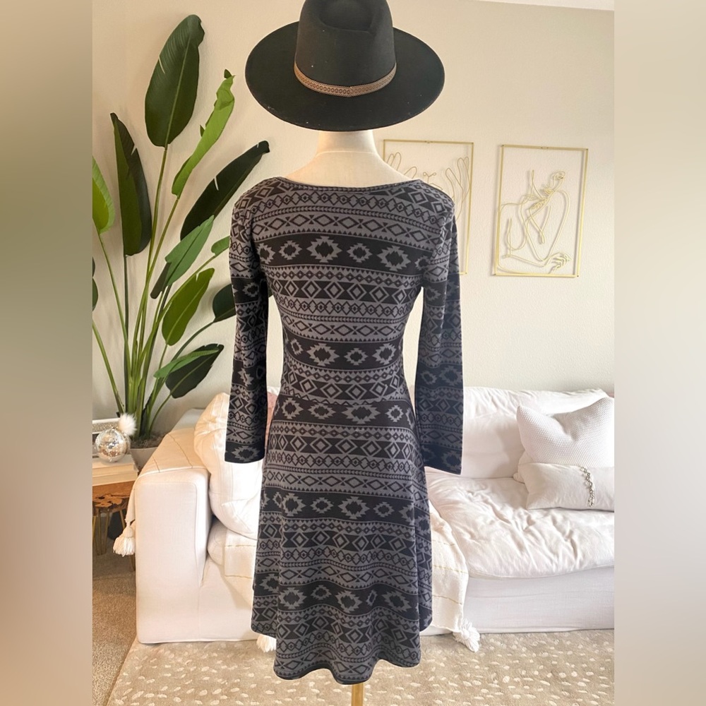 Geometric Pattern Dress - Picture 3 of 4